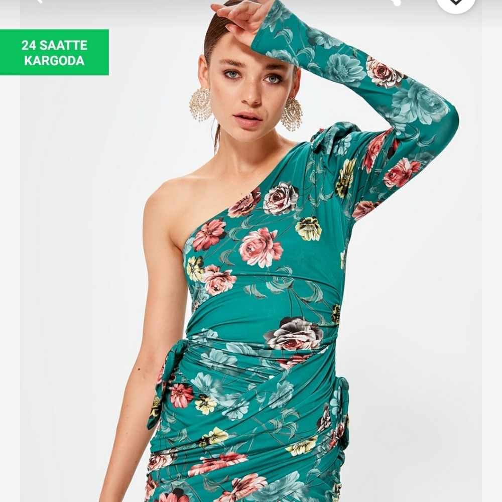 🆕ASYMMETRİC FLOWER PRINT DRESS - Picture 2 of 3